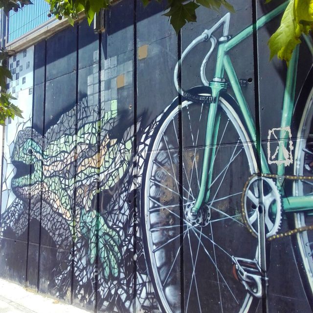 Unusual Barcelona Bike Tour in French - Group size limits and why 12 people per guide is a big deal