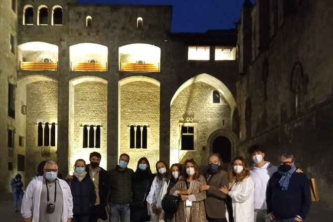 Walking Tour Mysteries and Legends of Barcelona and its Ghosts - The Romanesque site and the Roman necropolis, viewed outside