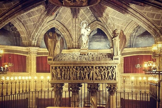 Walking Tour Mysteries and Legends of Barcelona and its Ghosts - Around the Gothic cathedral: myths and ghosts in the lanes