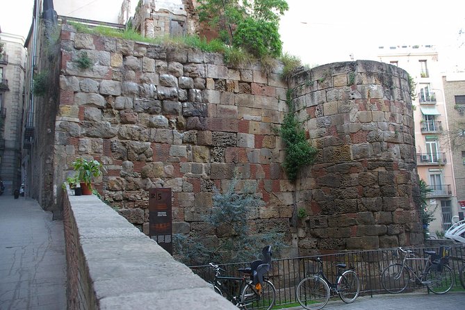 Walking tour of the Gothic Quarter of Barcelona + Cathedral - What you’ll actually get from this Gothic Quarter plus Cathedral walk