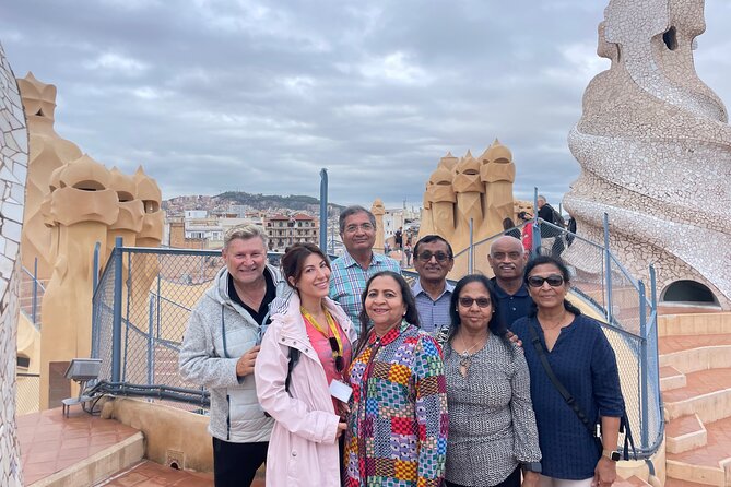 Welcome Private Chauffeured Tour with Licensed Guide - Montjuïc viewpoint time, plus the MNAC picture stop