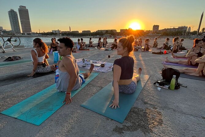 Yoga by the Sea in Barcelona - What to wear for pier yoga in Barcelona weather